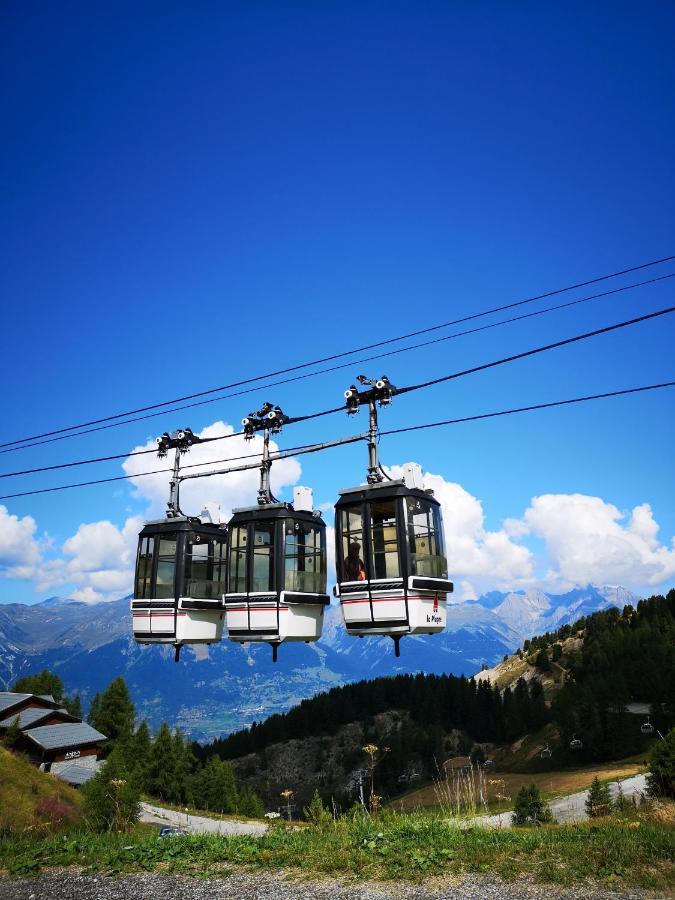 Studio 1 pièce PLAGNE VILLAGE 4 personnes 2050 M PIED DES PISTES La Plagne Esterno foto